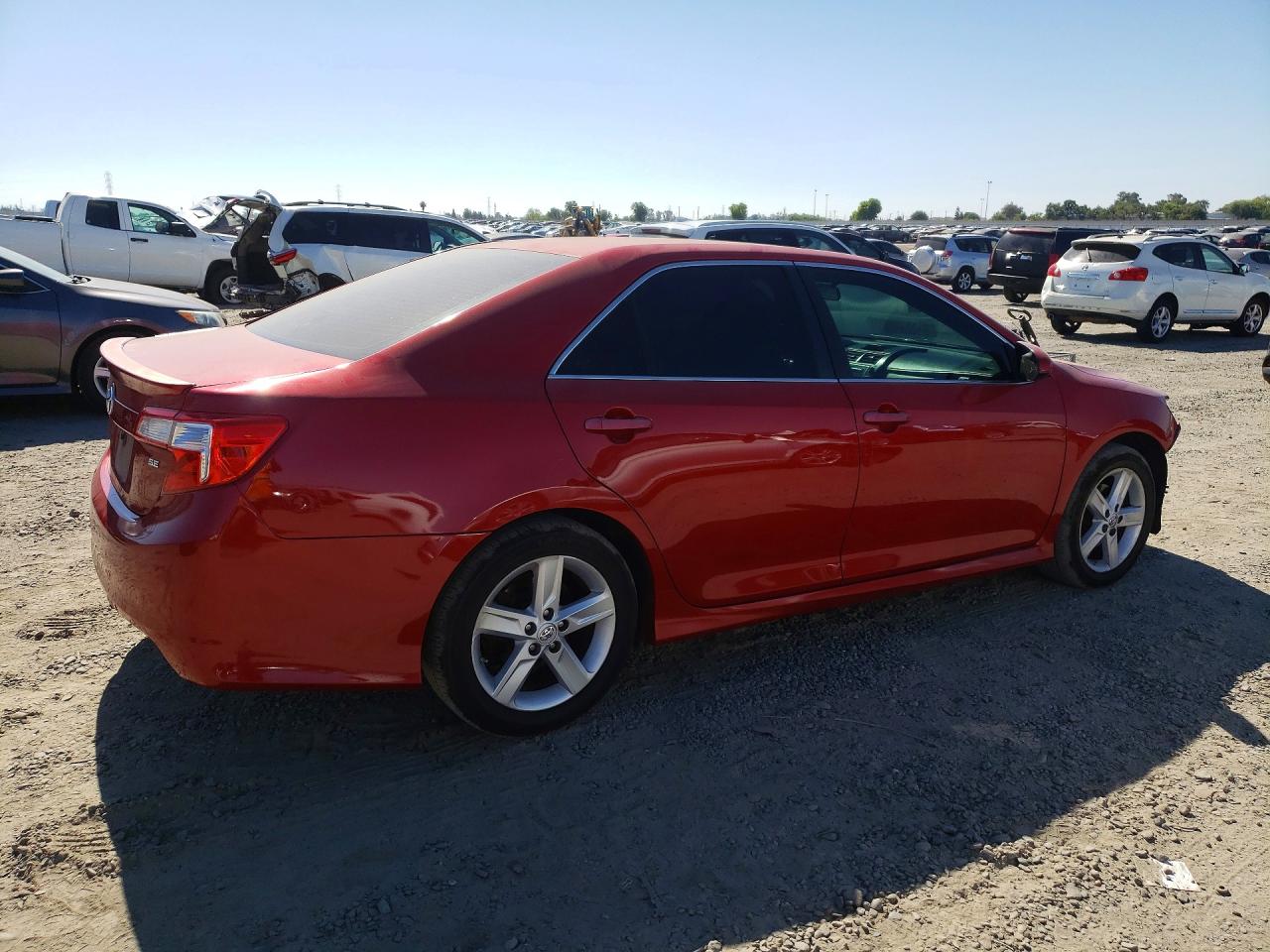 2014 TOYOTA CAMRY