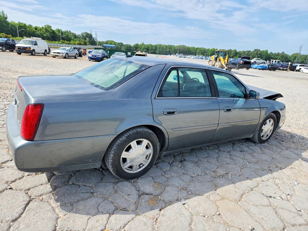 2005 CADILLAC DEVILLE