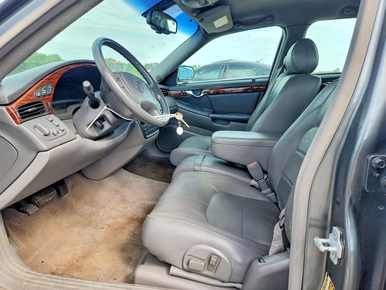 2005 CADILLAC DEVILLE