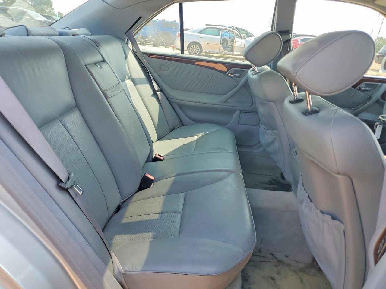 2000 MERCEDES-BENZ E-CLASS