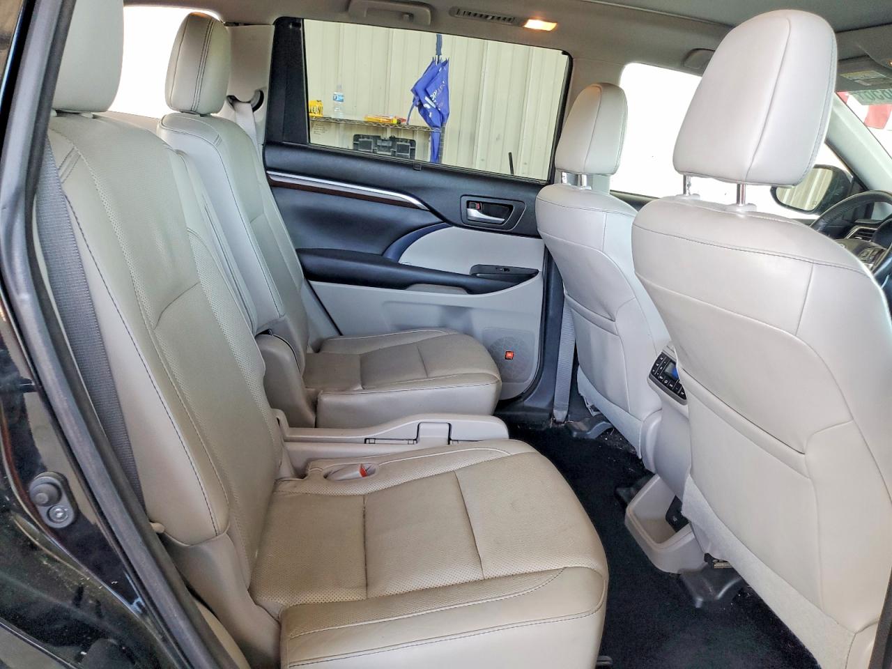 2016 TOYOTA HIGHLANDER