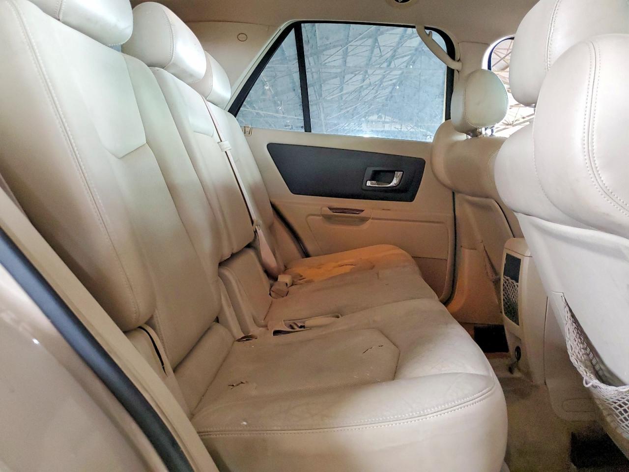 2005 CADILLAC SRX