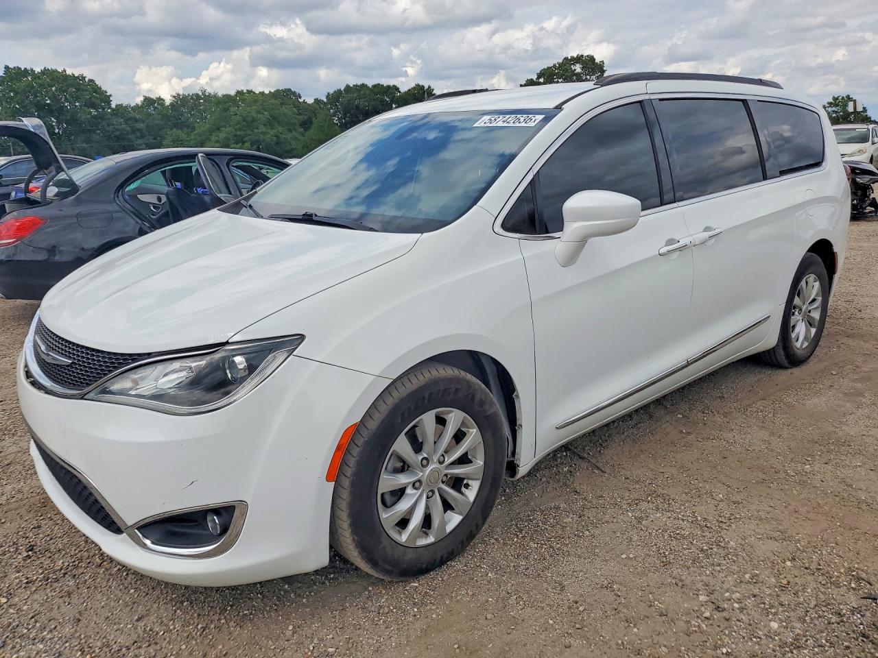 2017 CHRYSLER PACIFICA