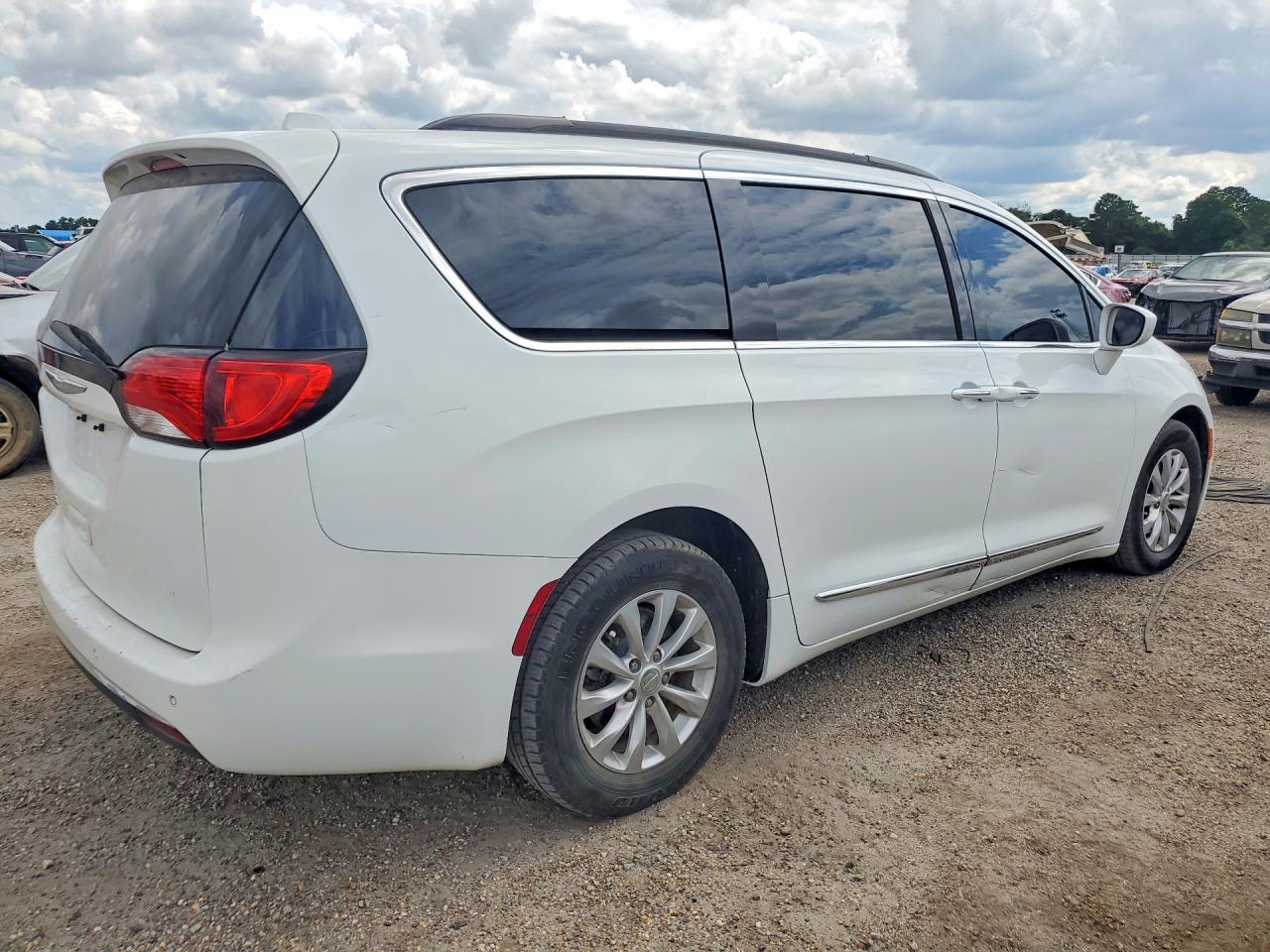 2017 CHRYSLER PACIFICA