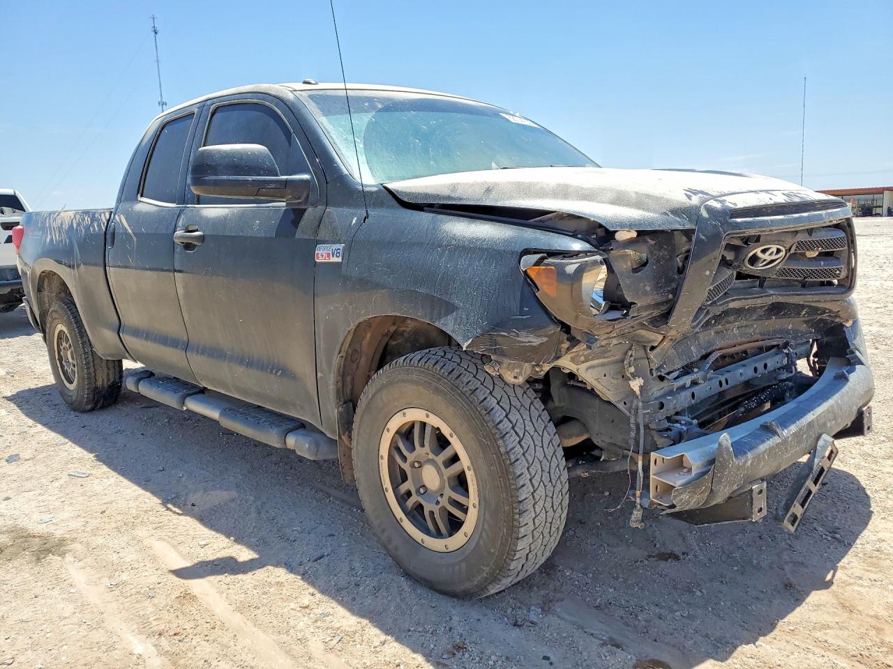 2011 TOYOTA TUNDRA