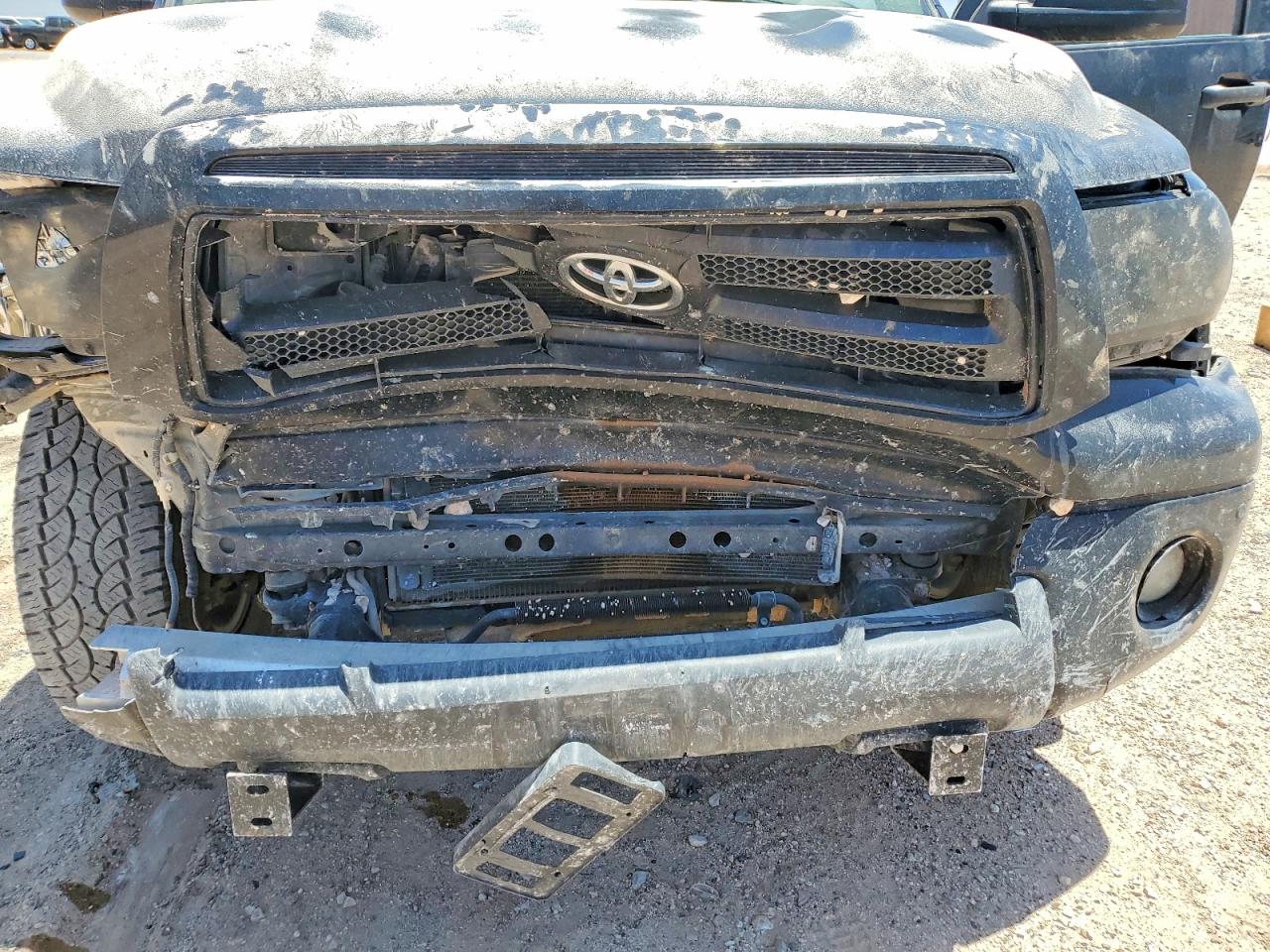 2011 TOYOTA TUNDRA