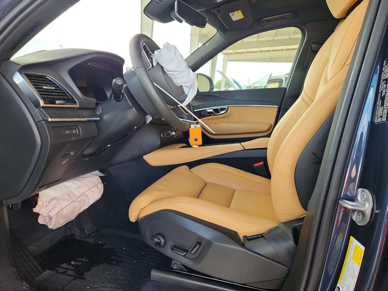 2025 VOLVO XC90