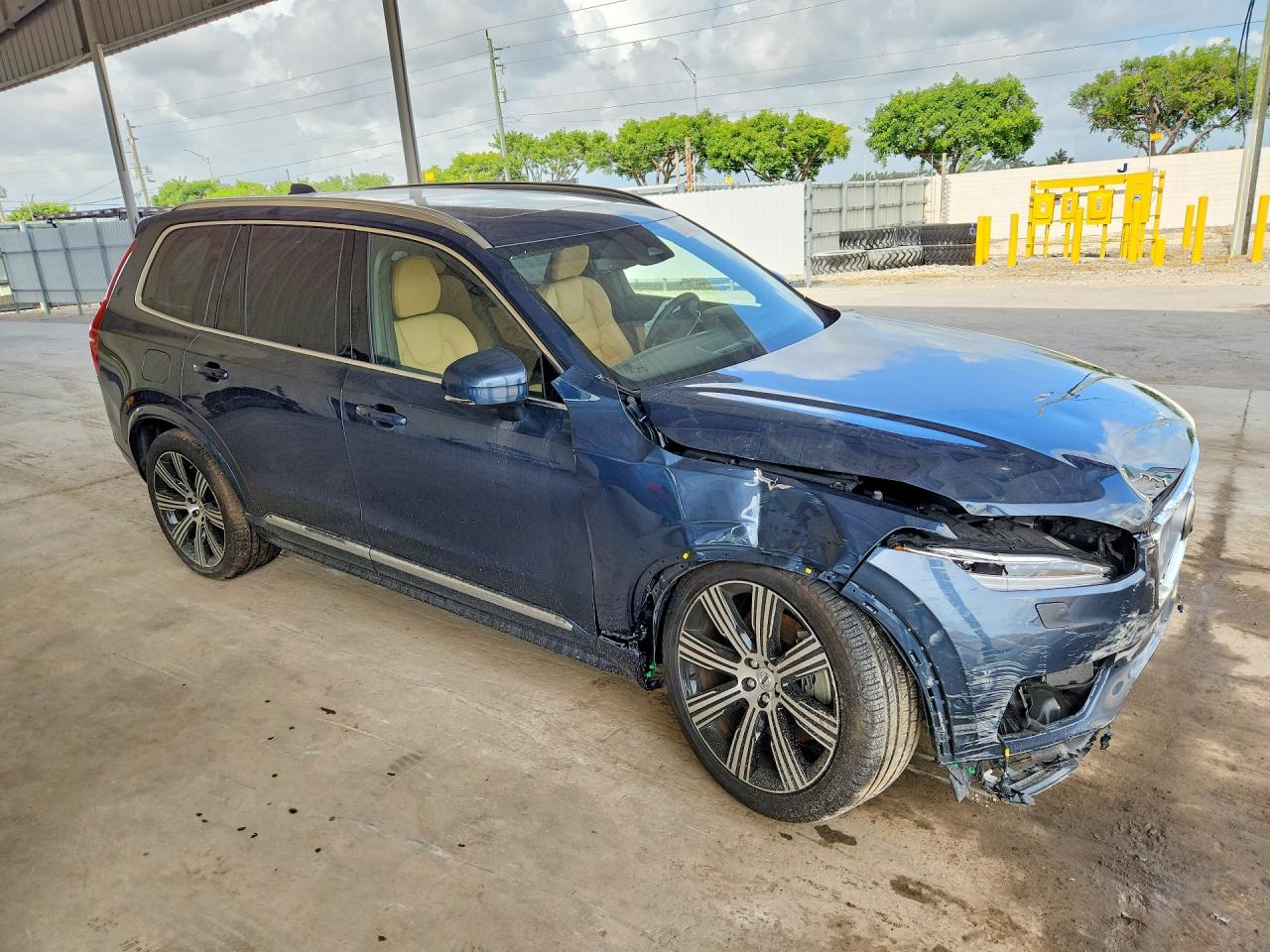 2025 VOLVO XC90