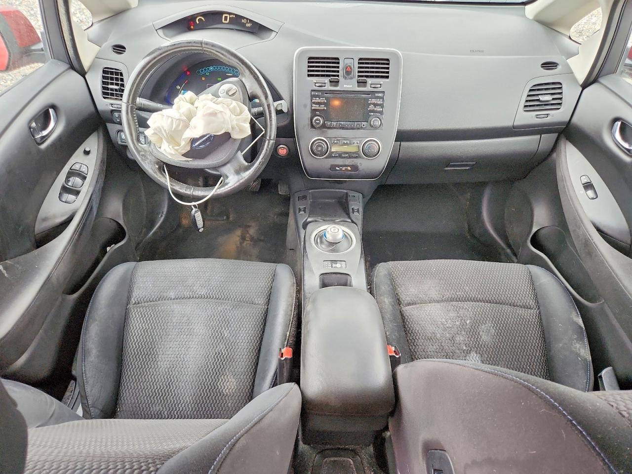 2015 NISSAN LEAF