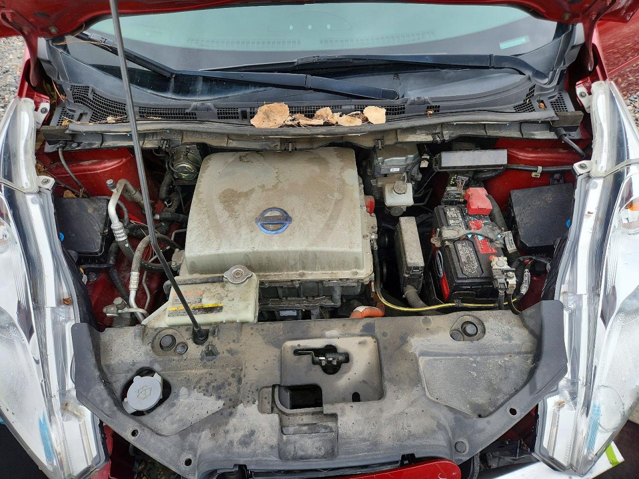2015 NISSAN LEAF