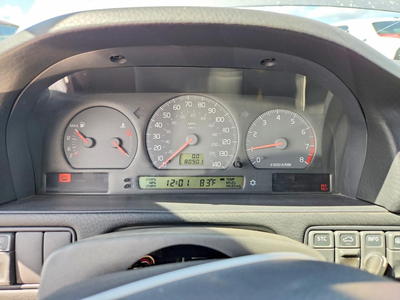 2003 VOLVO C70