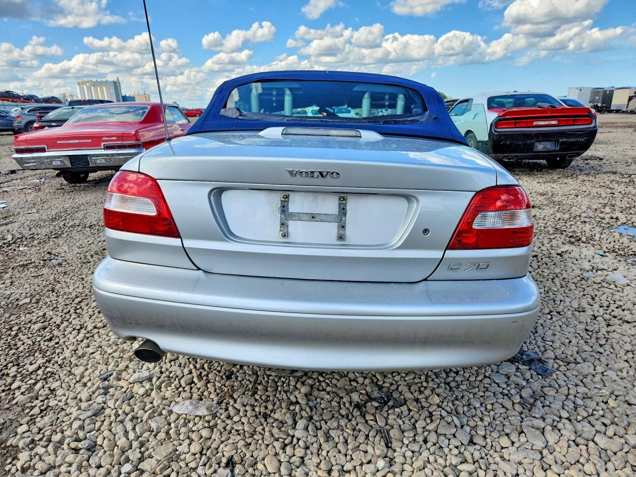 2003 VOLVO C70