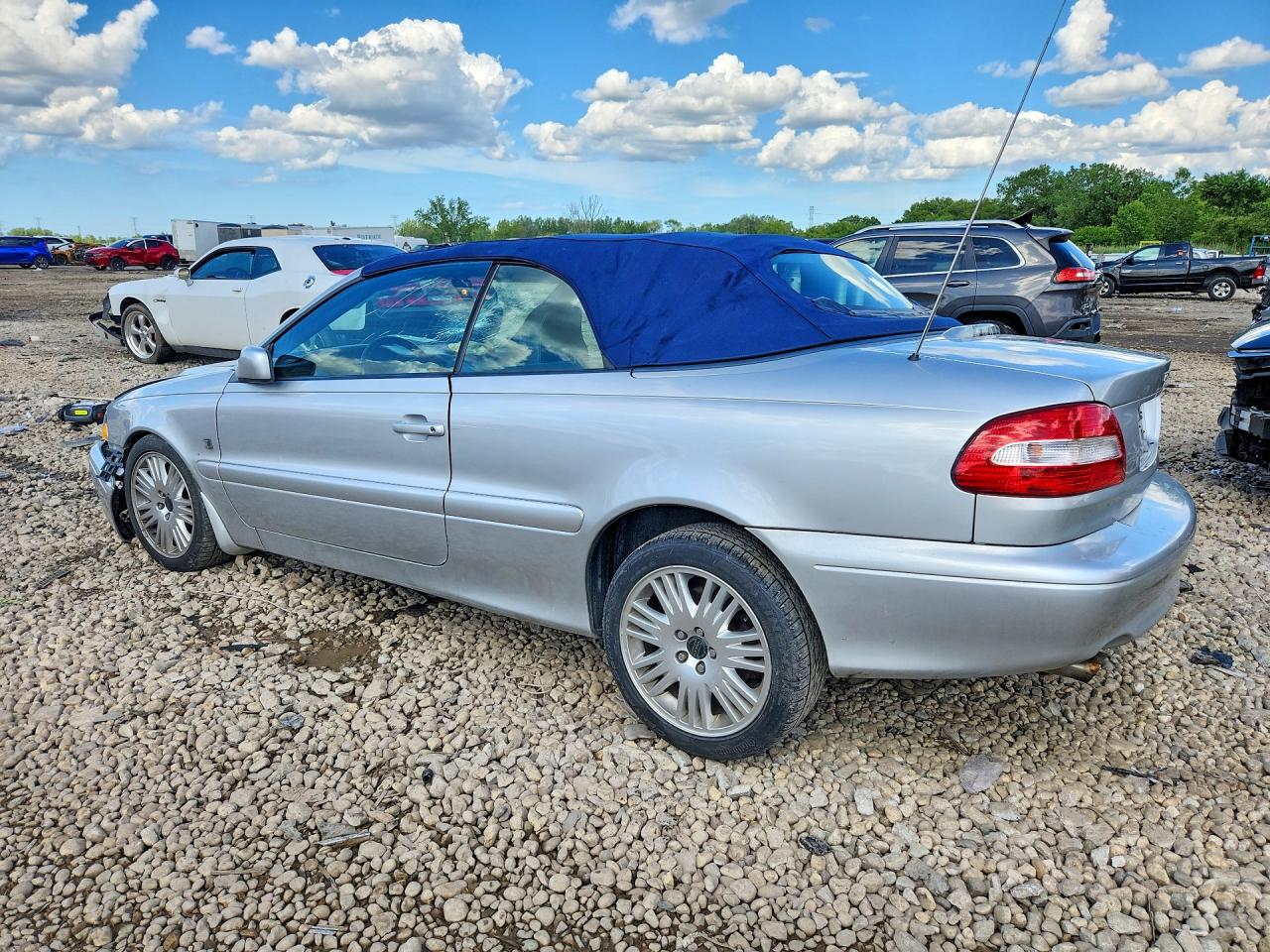 2003 VOLVO C70