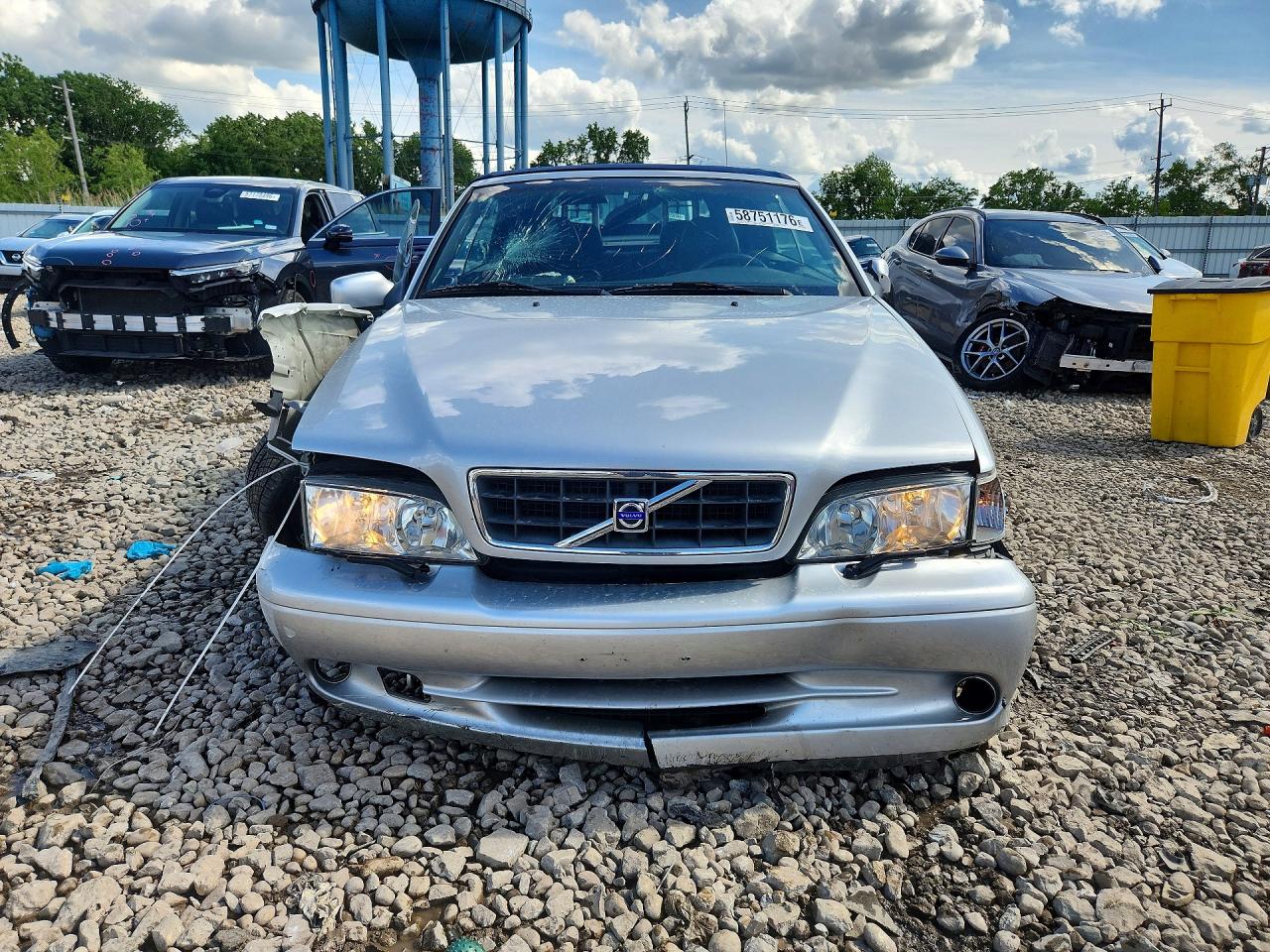 2003 VOLVO C70