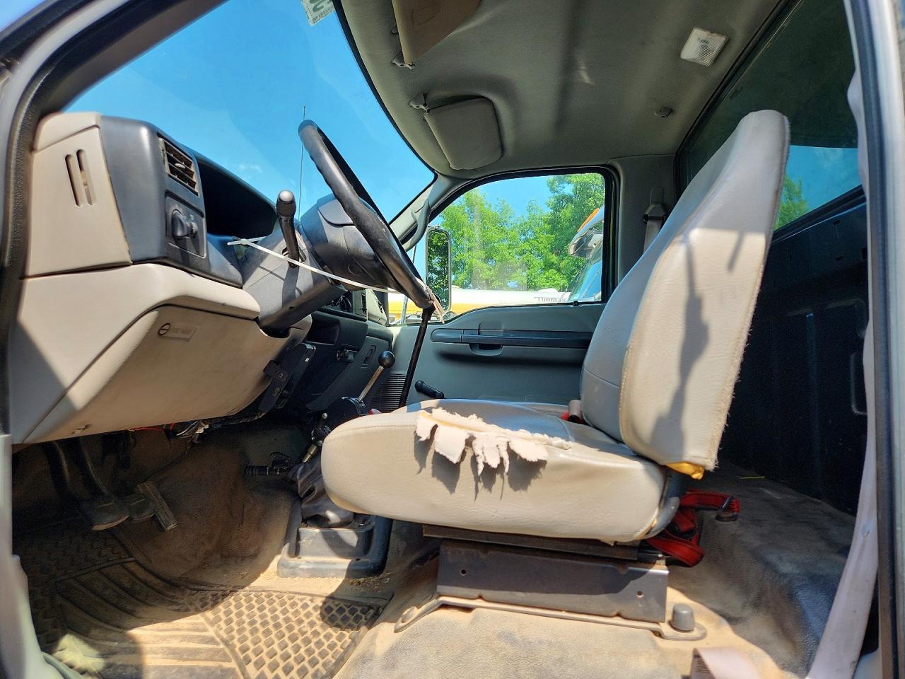 2000 FORD F650