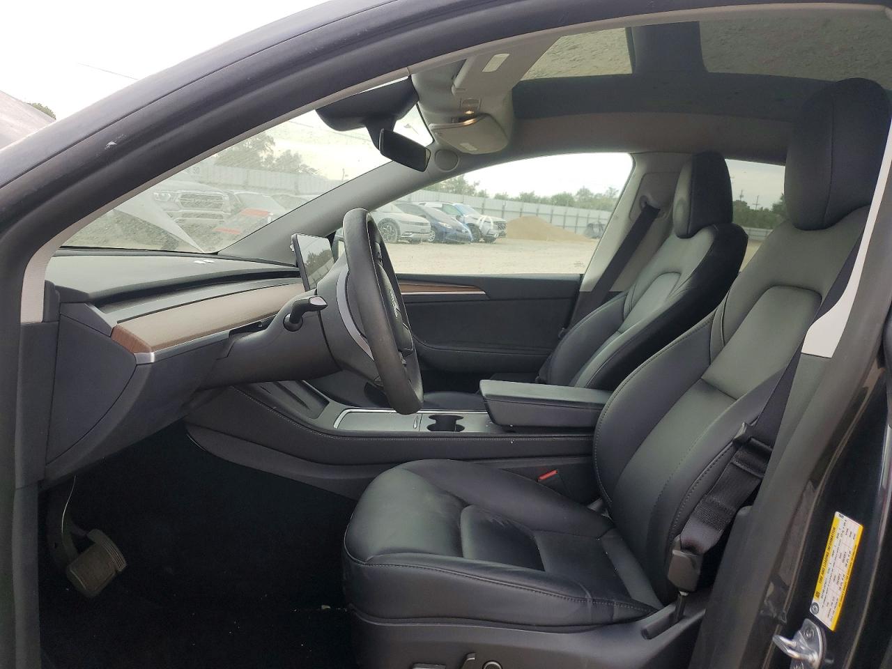 2024 TESLA MODEL Y