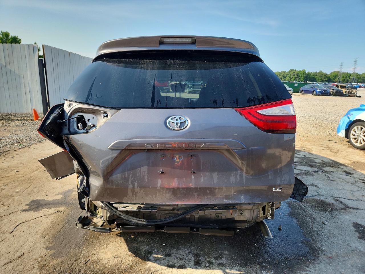 2015 TOYOTA SIENNA
