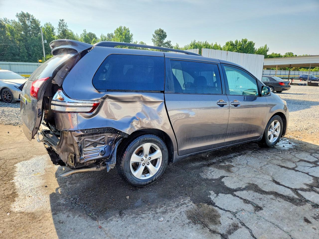 2015 TOYOTA SIENNA