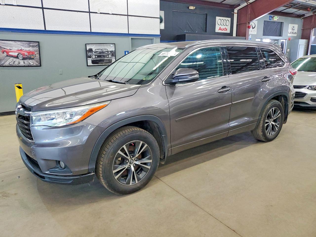 2016 TOYOTA HIGHLANDER