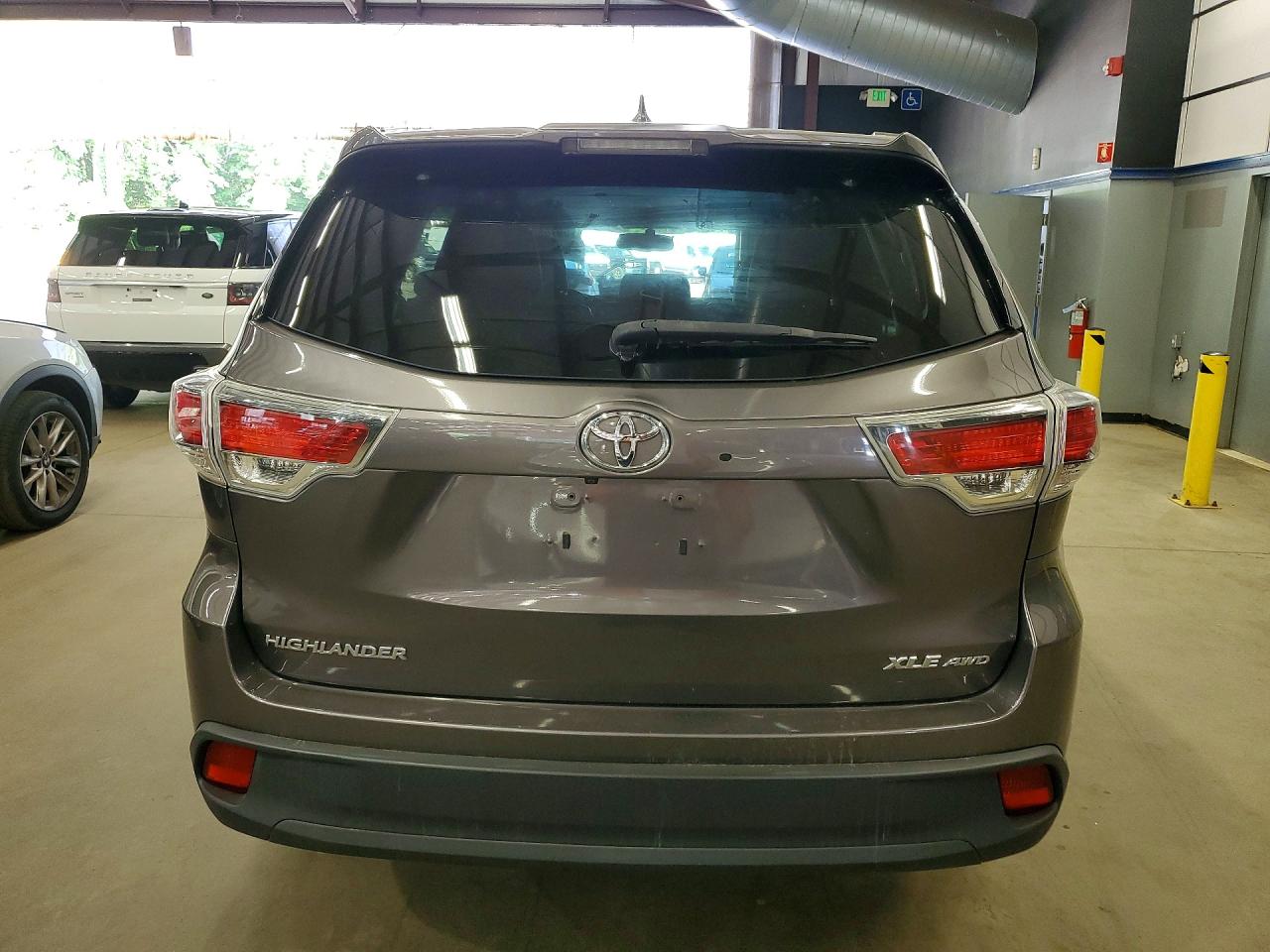 2016 TOYOTA HIGHLANDER