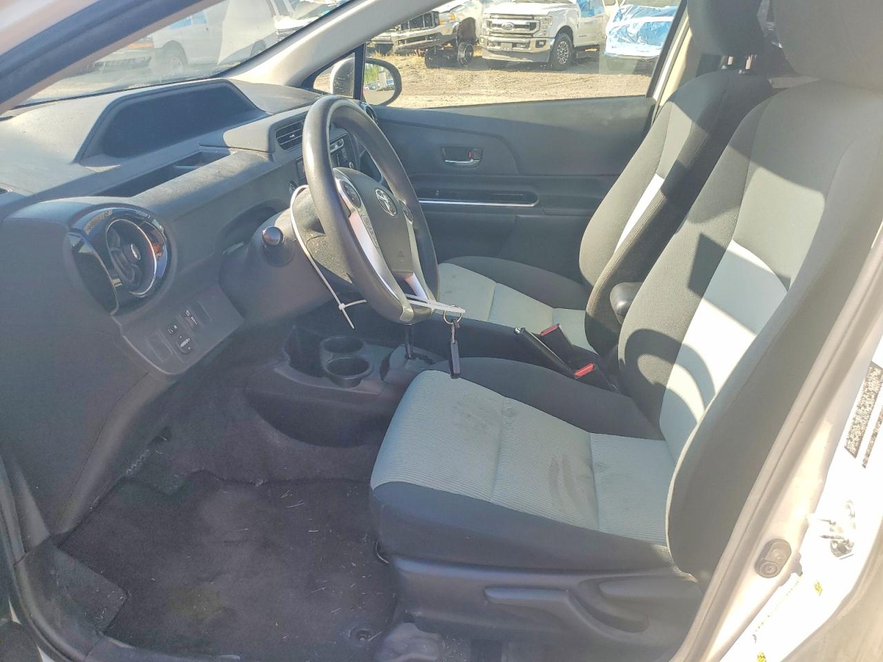 2015 TOYOTA PRIUS