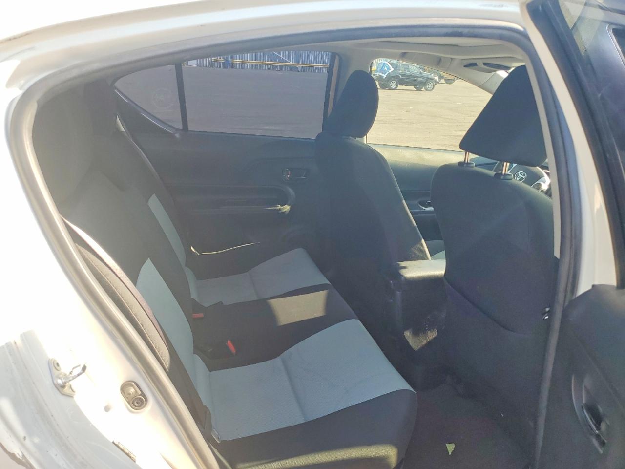 2015 TOYOTA PRIUS