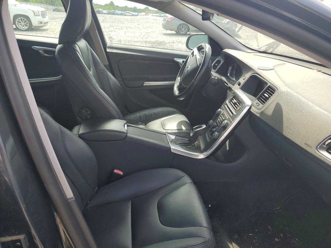 2014 VOLVO S60