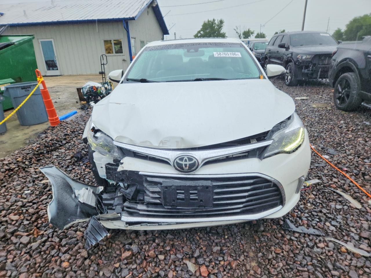 2016 TOYOTA AVALON