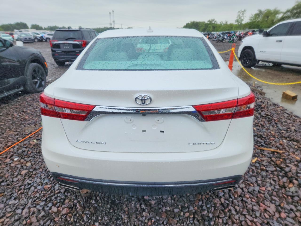 2016 TOYOTA AVALON
