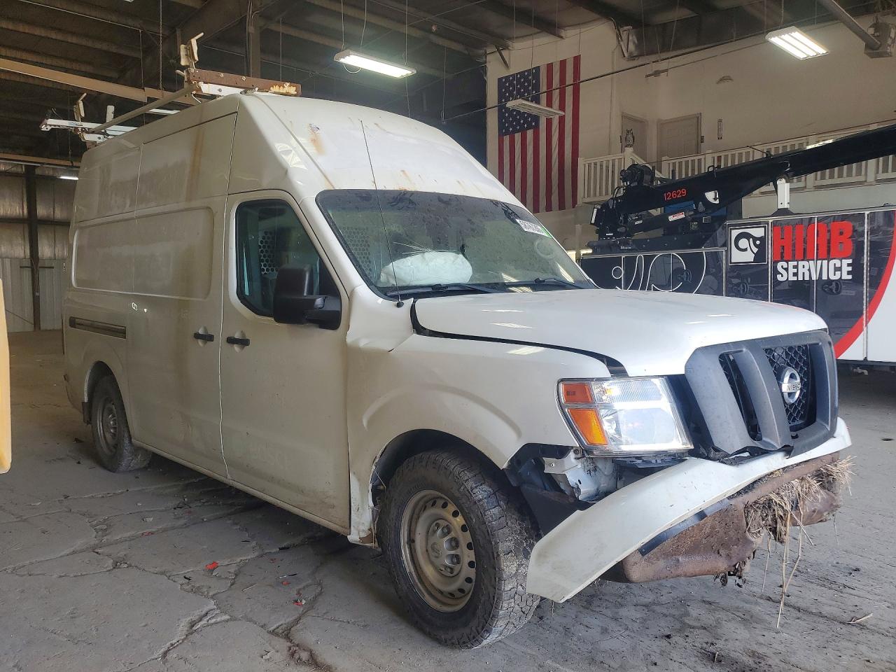 2017 NISSAN NV