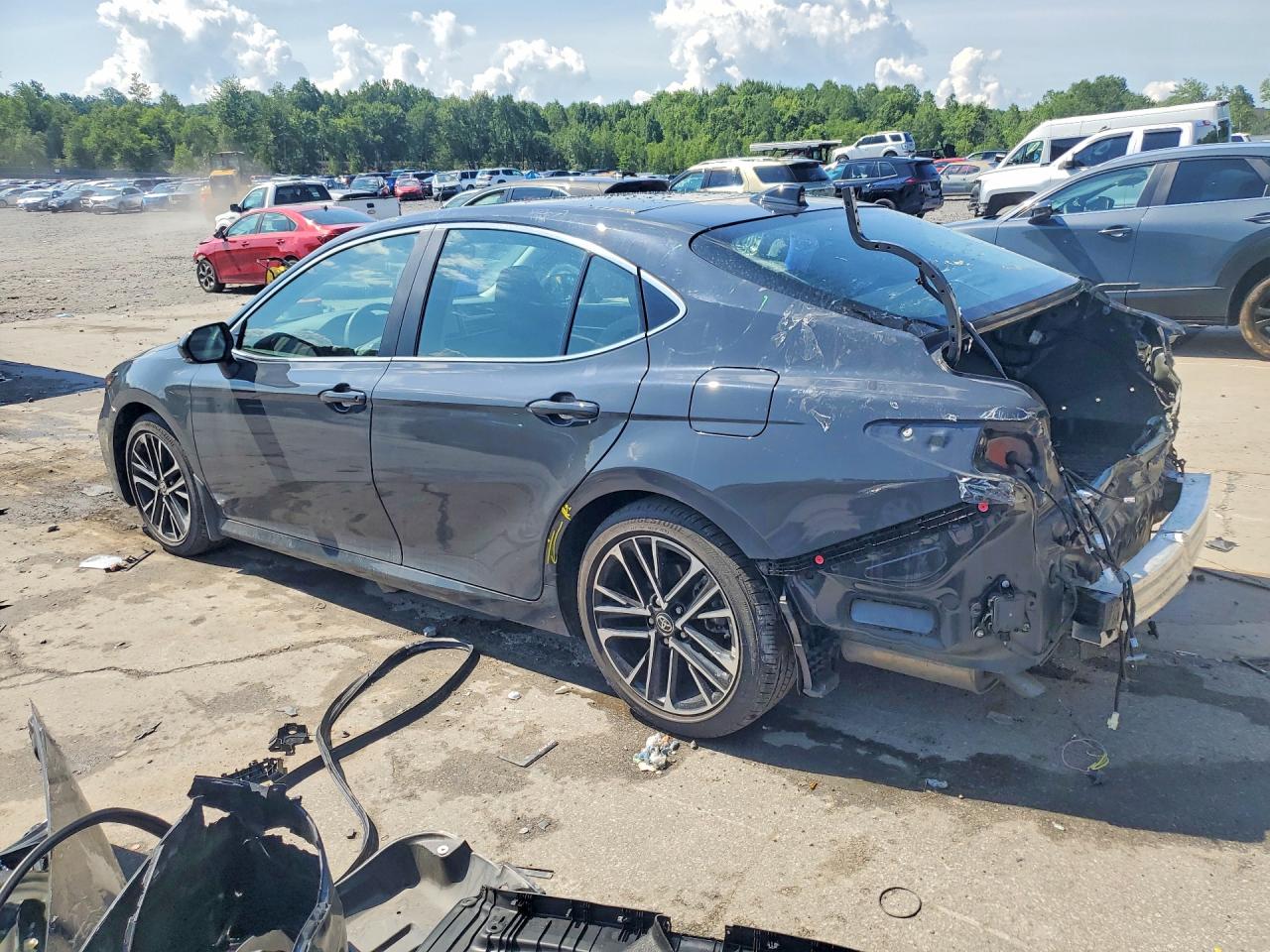 2025 TOYOTA CAMRY