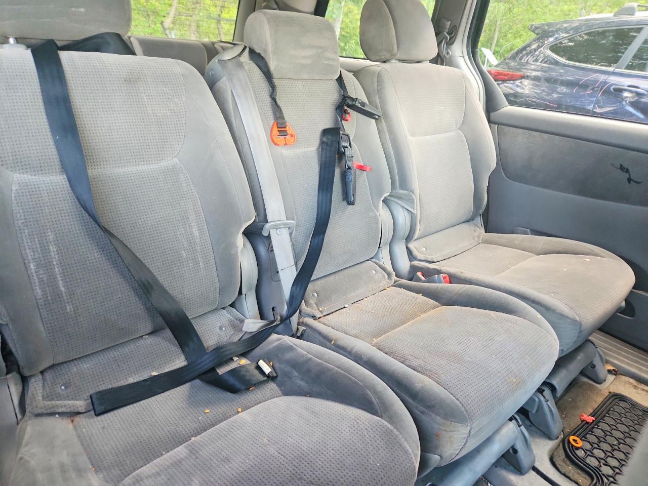 2005 TOYOTA SIENNA