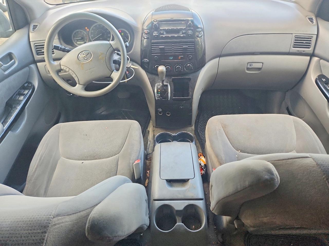 2005 TOYOTA SIENNA