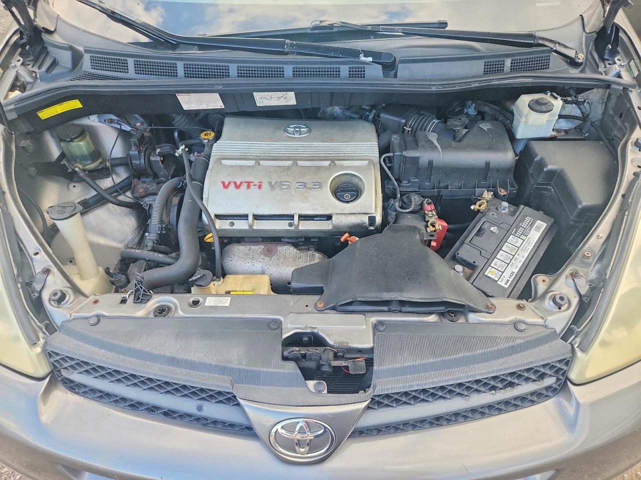 2005 TOYOTA SIENNA