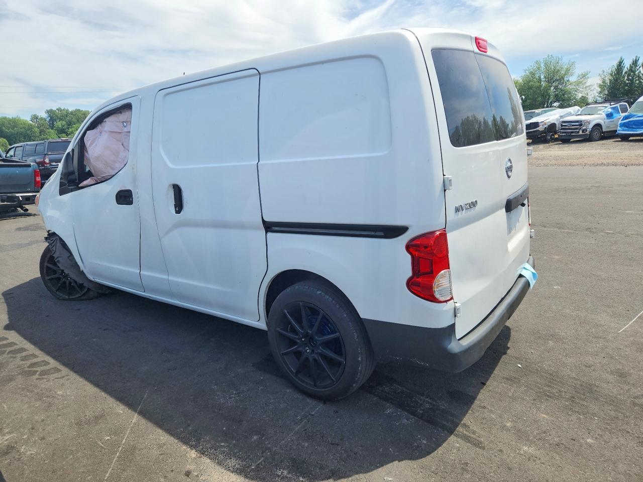 2017 NISSAN NV