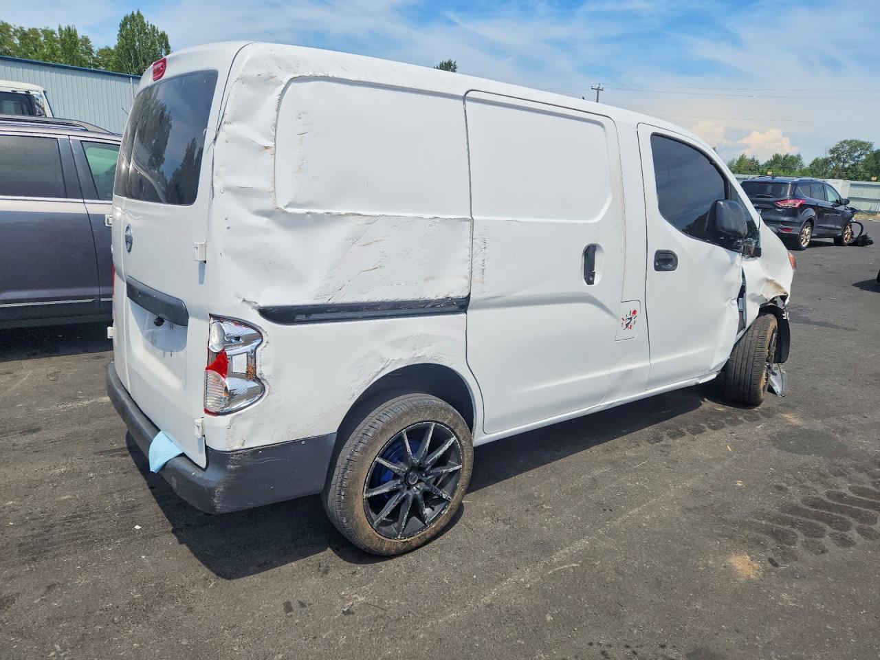 2017 NISSAN NV
