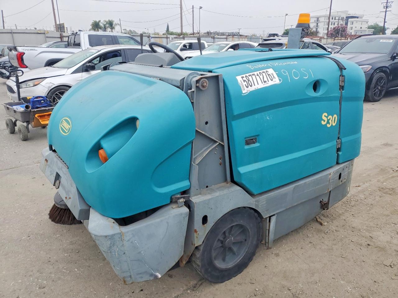2013 TENNANT CONSTRUCTI