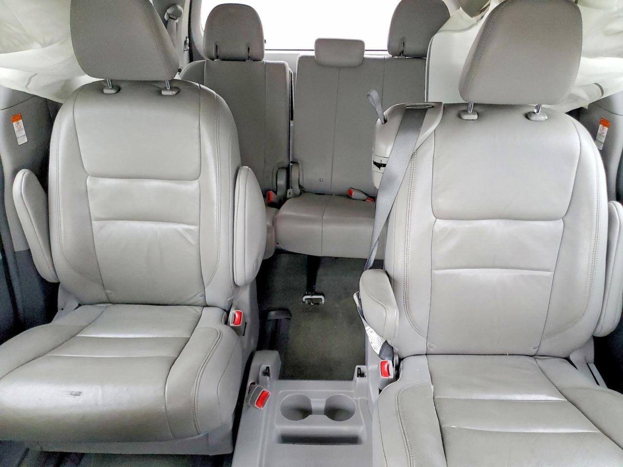 2019 TOYOTA SIENNA