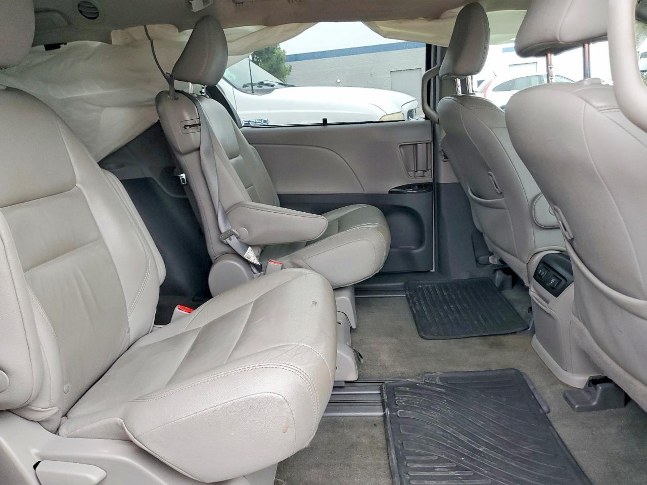 2019 TOYOTA SIENNA