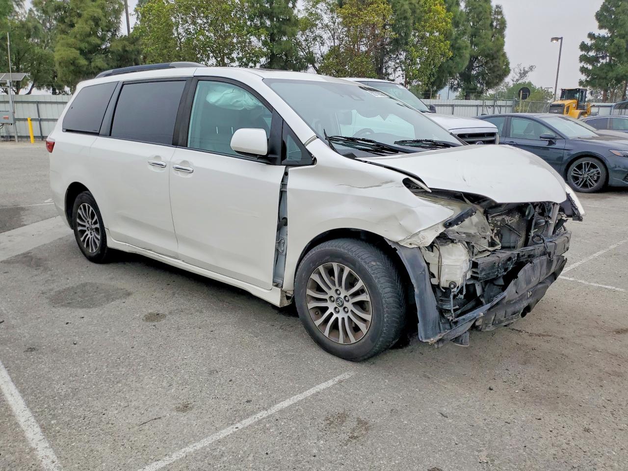 2019 TOYOTA SIENNA