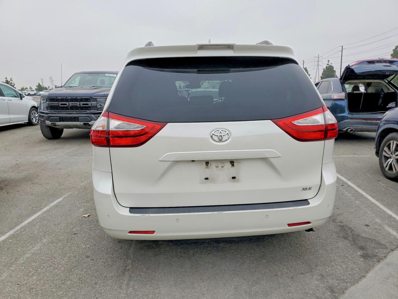 2019 TOYOTA SIENNA