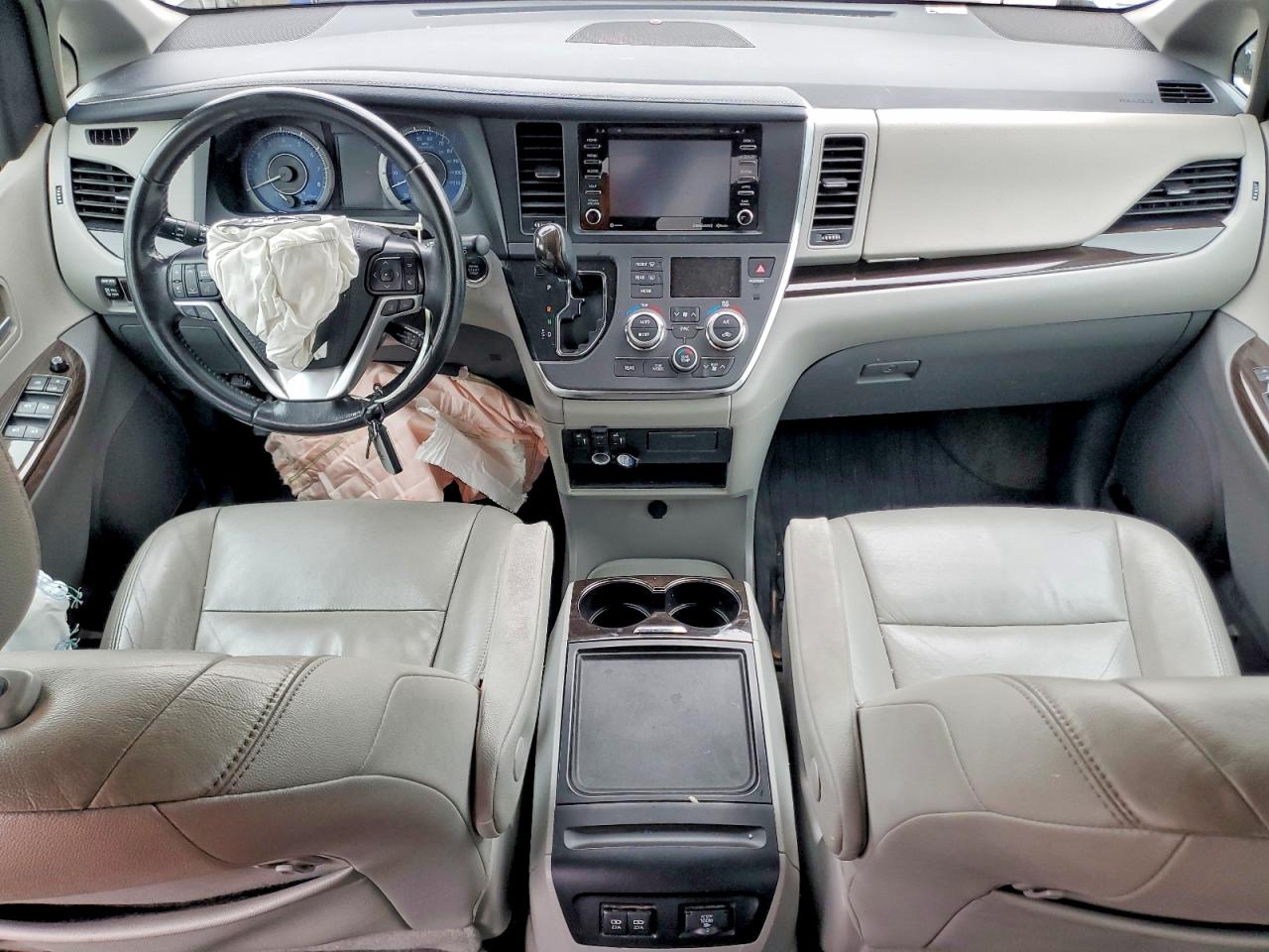 2019 TOYOTA SIENNA