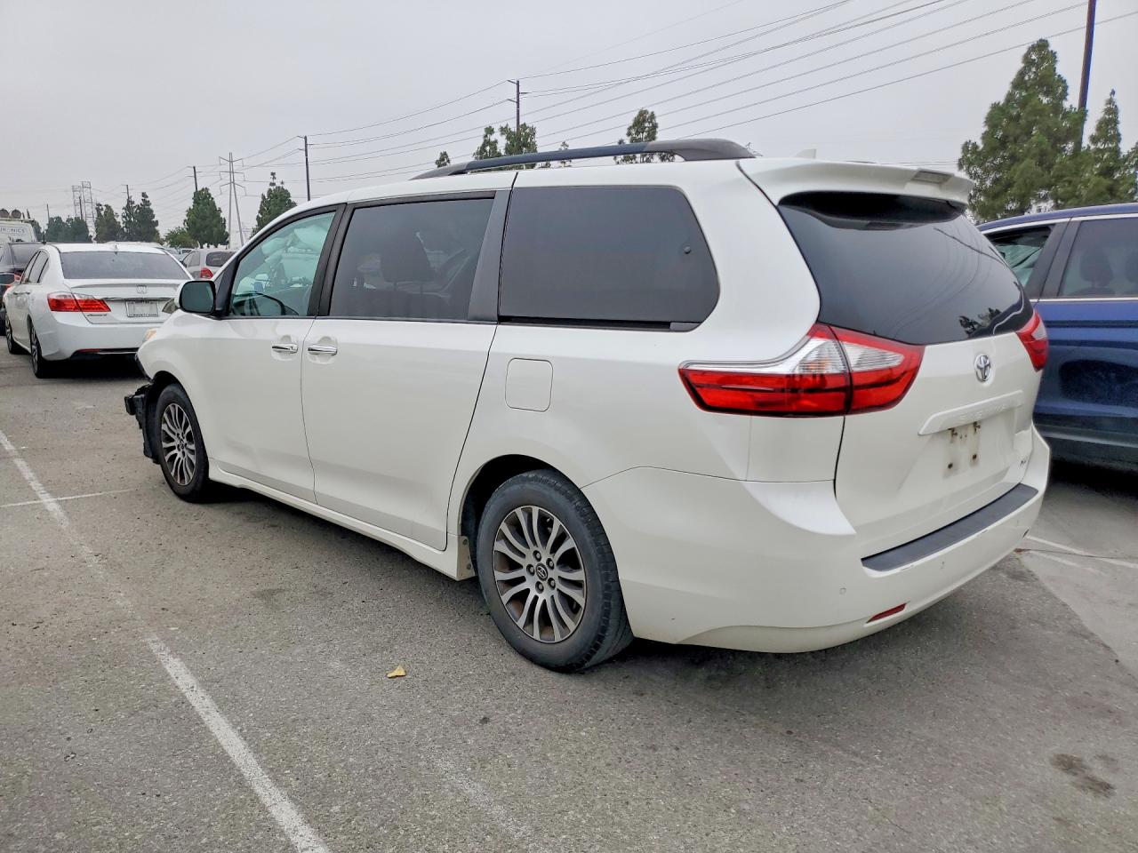 2019 TOYOTA SIENNA