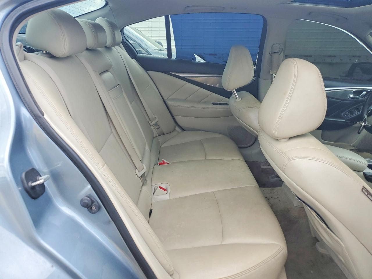 2015 INFINITI Q50