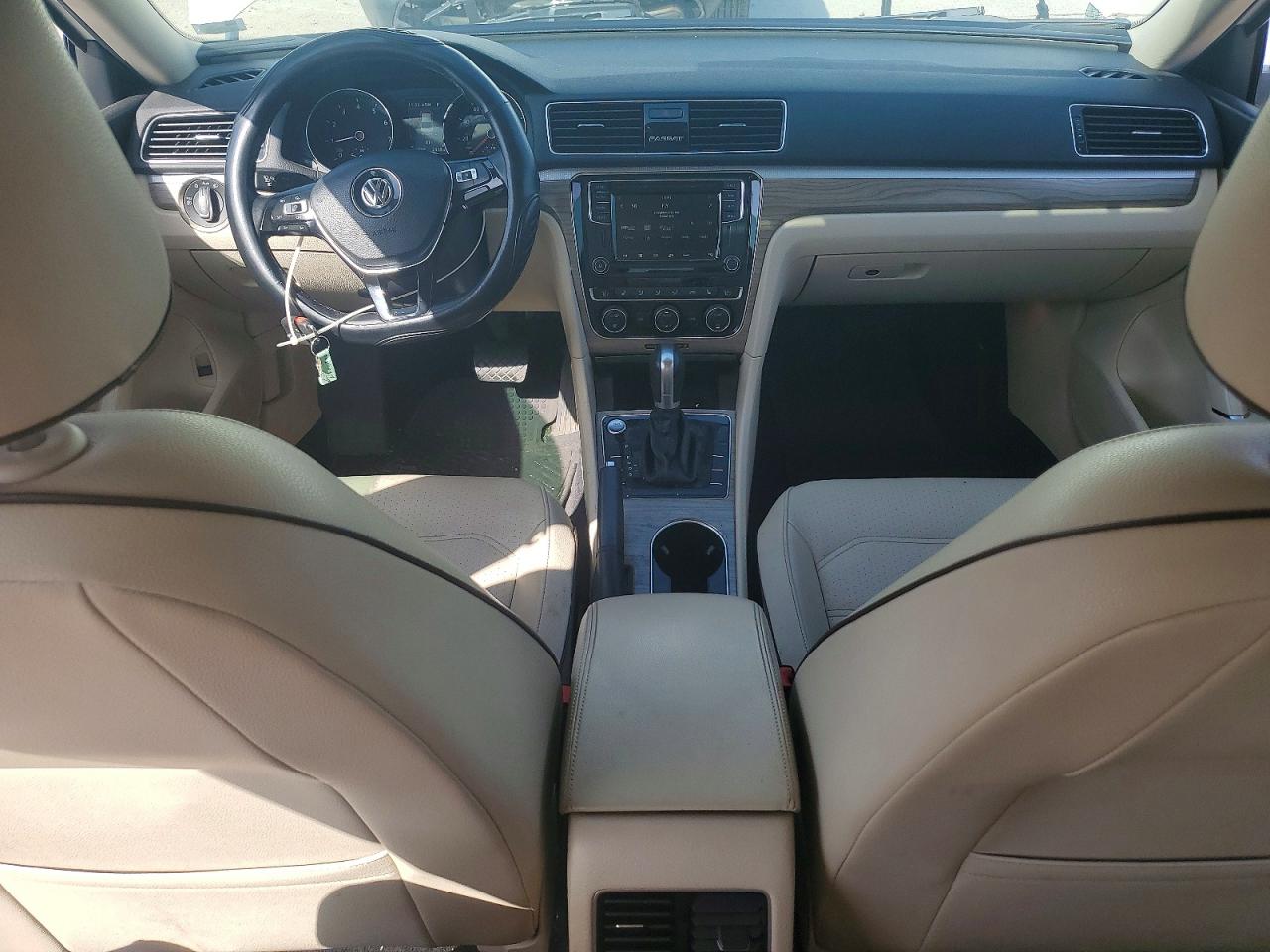 2018 VOLKSWAGEN PASSAT