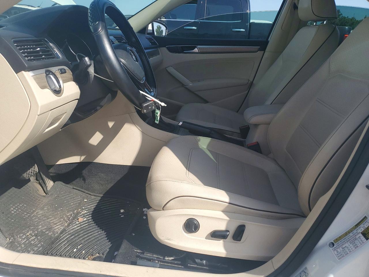 2018 VOLKSWAGEN PASSAT