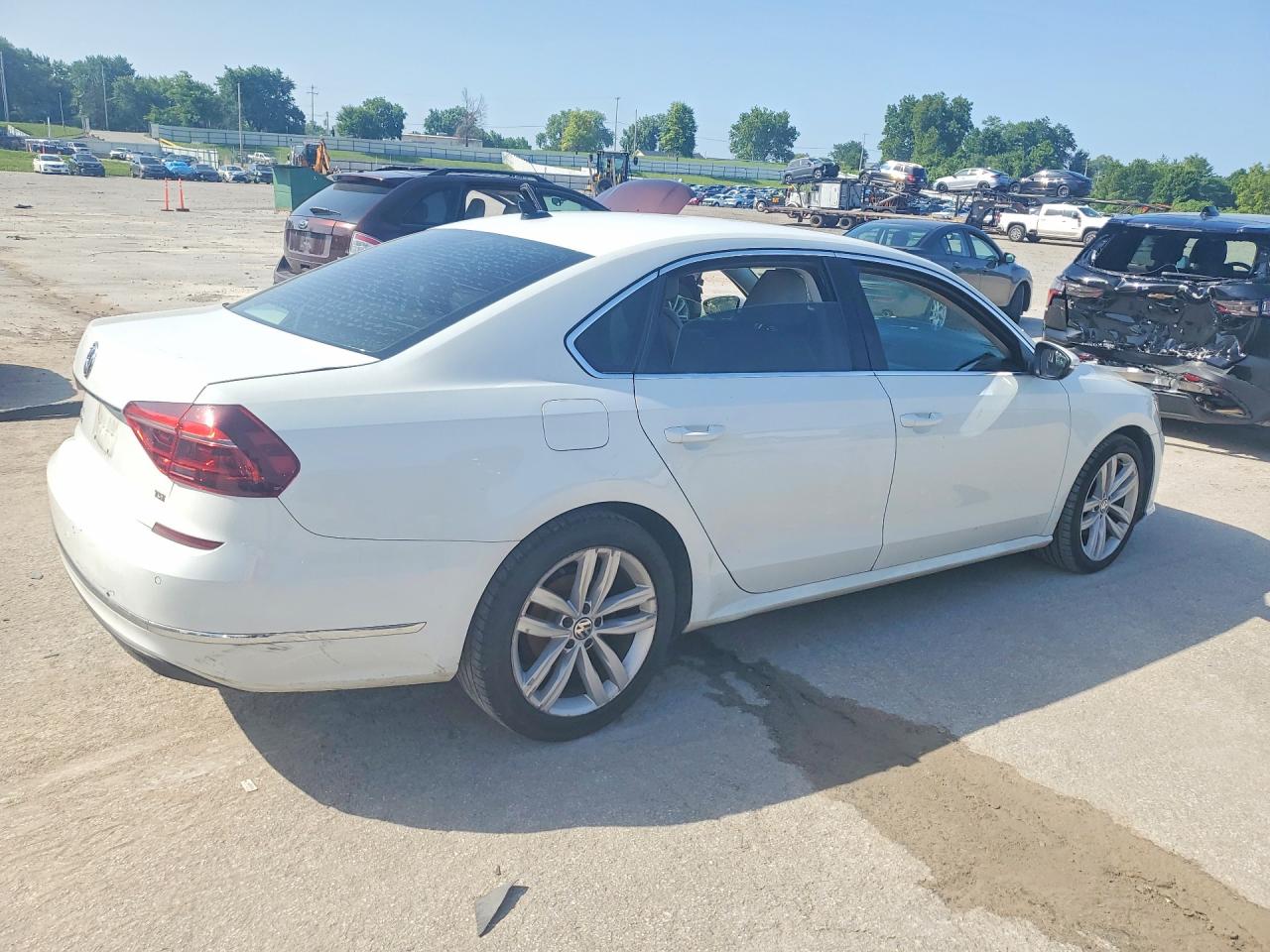 2018 VOLKSWAGEN PASSAT