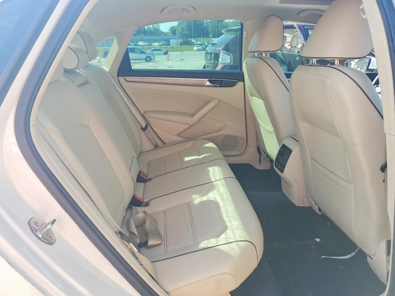 2018 VOLKSWAGEN PASSAT
