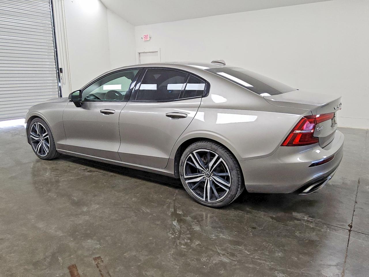 2019 VOLVO S60