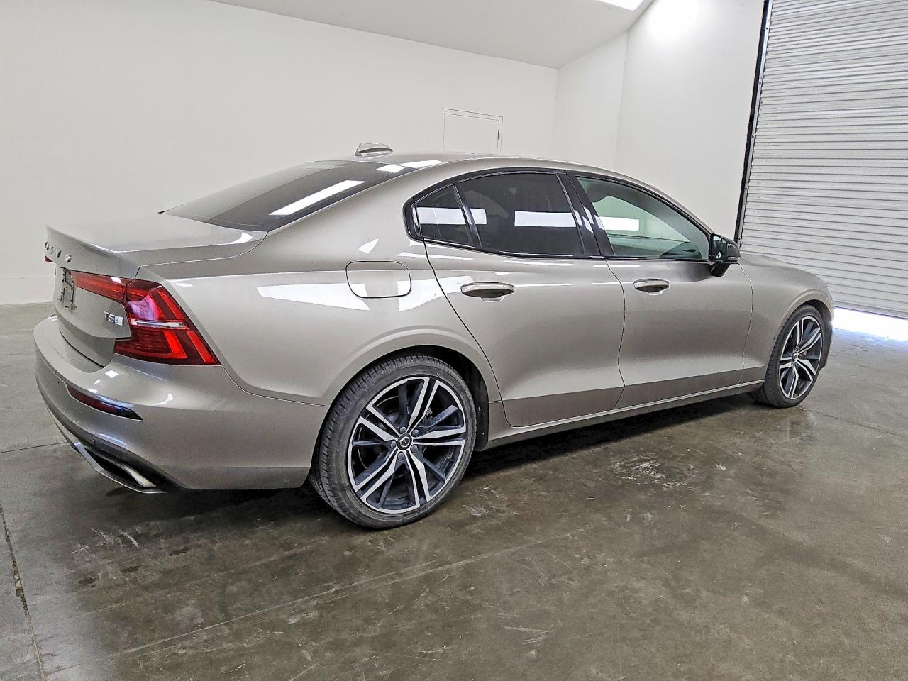 2019 VOLVO S60